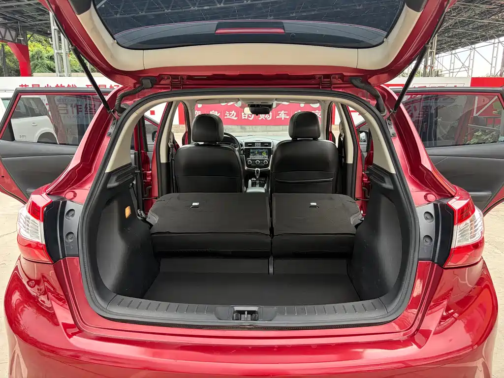 Nissan Tiida 2020 — фото 14