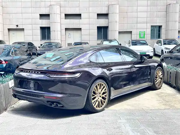 Porsche Panamera 2023