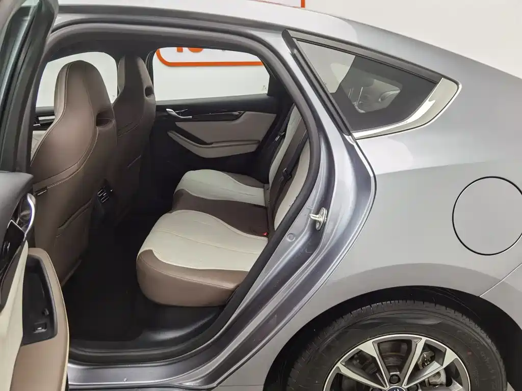 BYD Qin PLUS 2023 — фото 15
