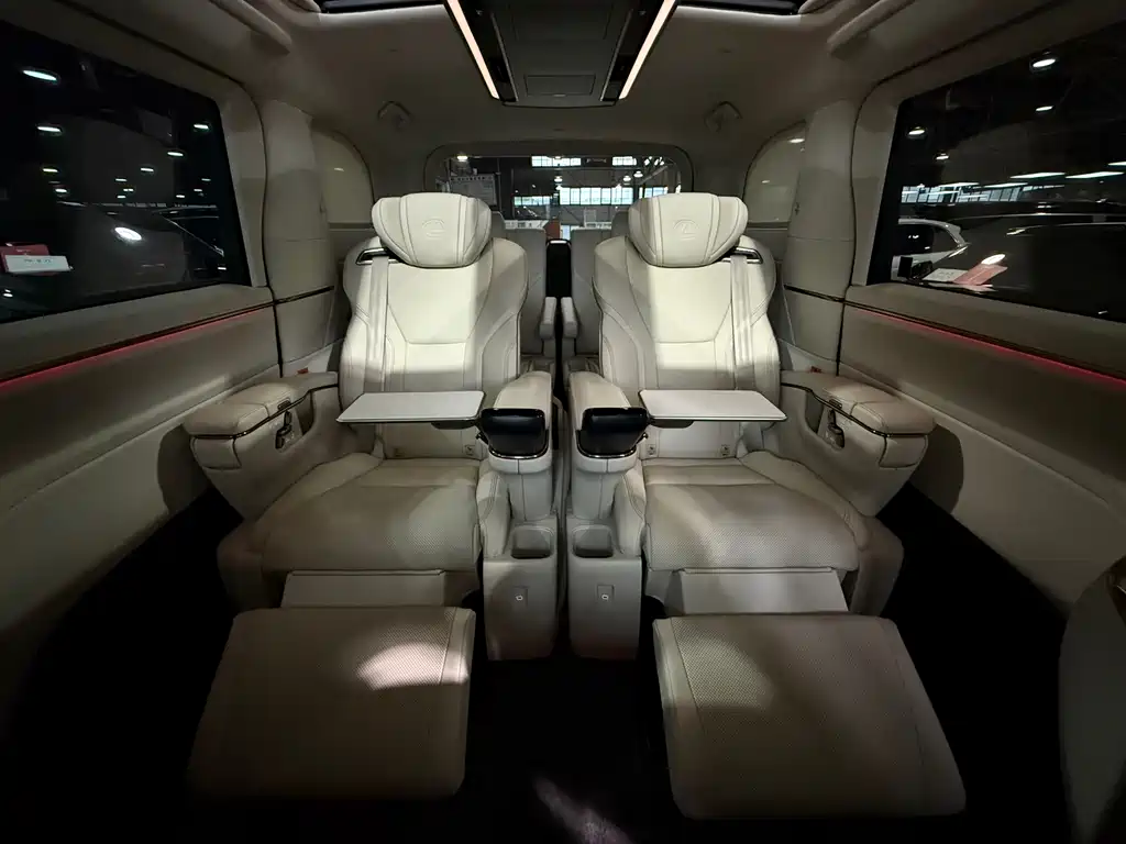 Lexus LM 2024 — фото 15