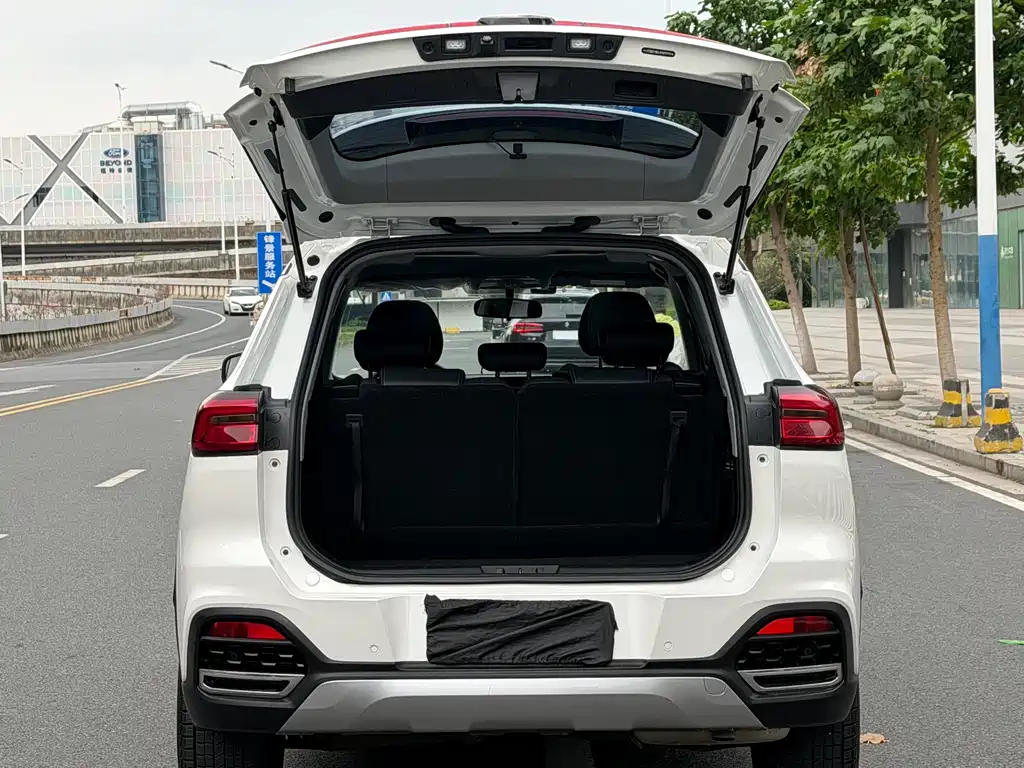 Chery Tiggo 8 2018 — фото 18