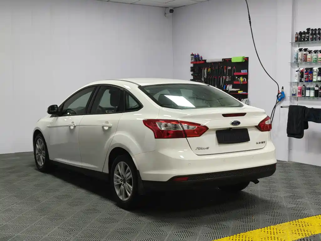 Ford Focus 2015 — фото 6