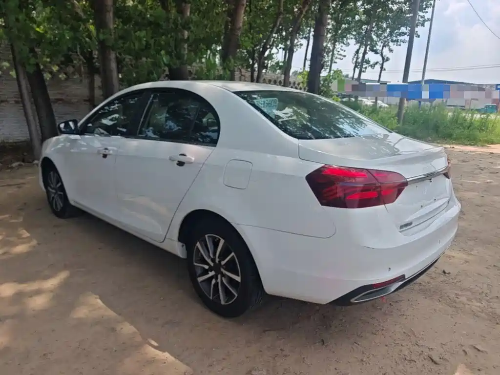 Geely Emgrand 2020