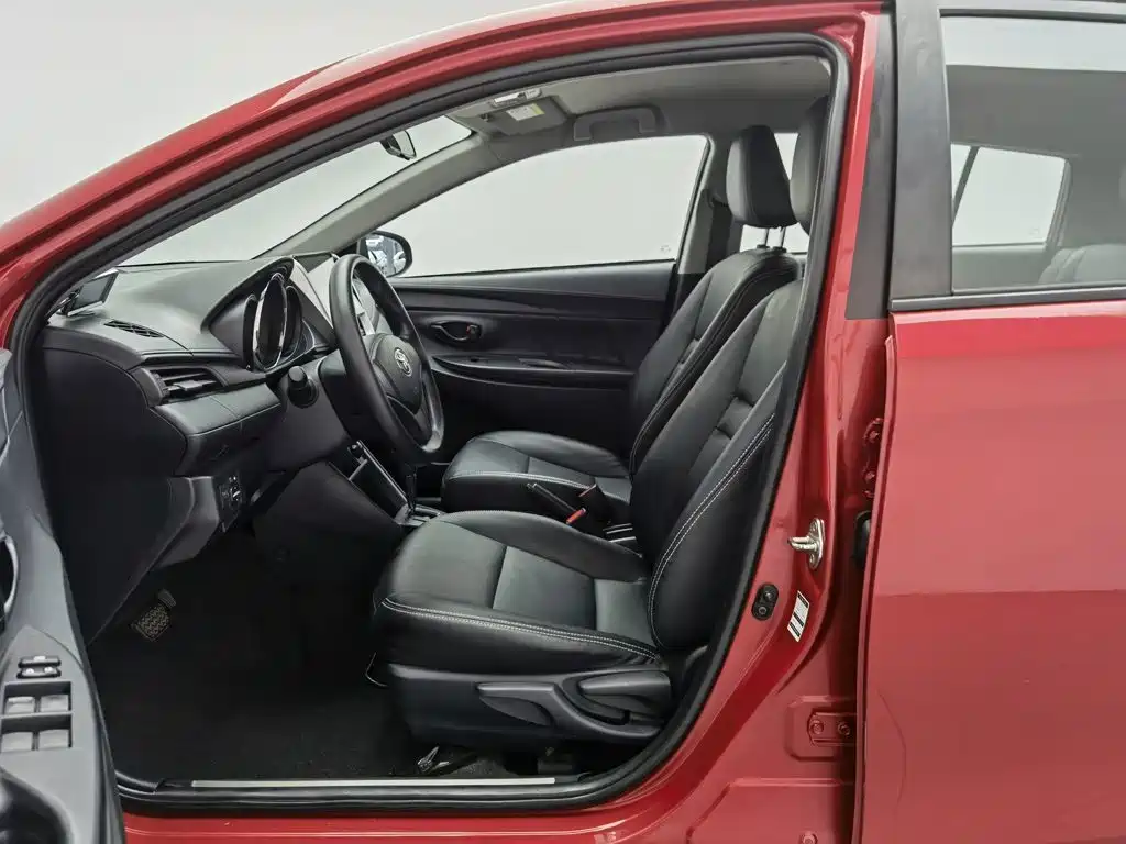 Toyota Yaris L 2019 — фото 10