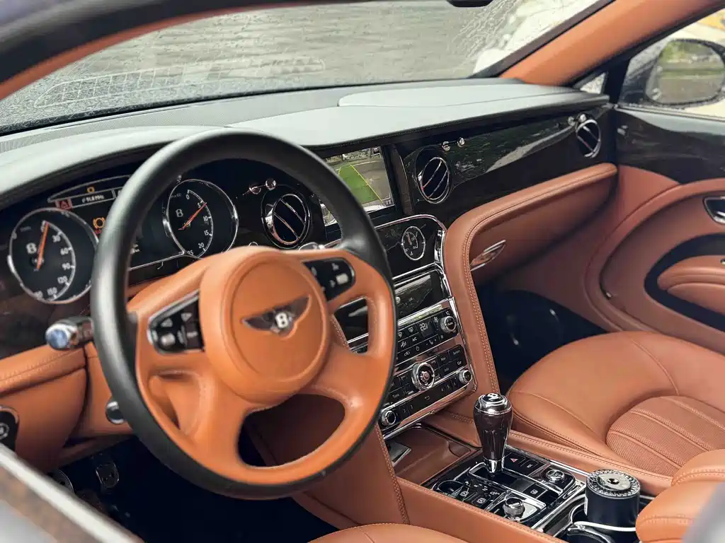 Bentley Mulsanne 2015 — фото 13