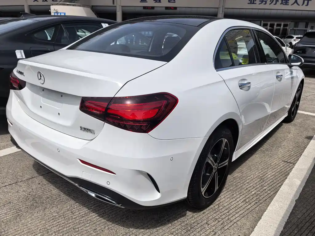 Mercedes-Benz A-Class 2025 — фото 11