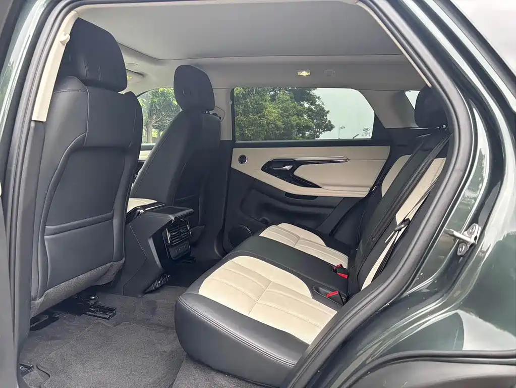 Land Rover Range Rover Evoque 2023 — фото 10