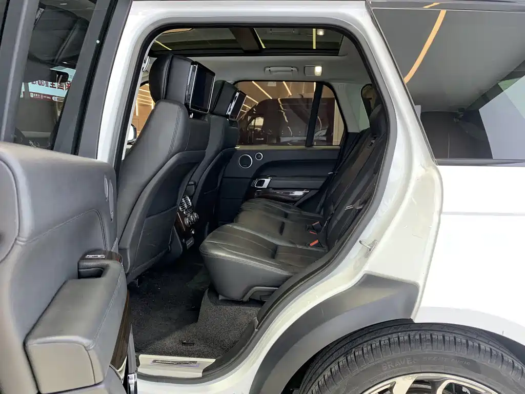 Land Rover Range Rover 2018 — фото 17