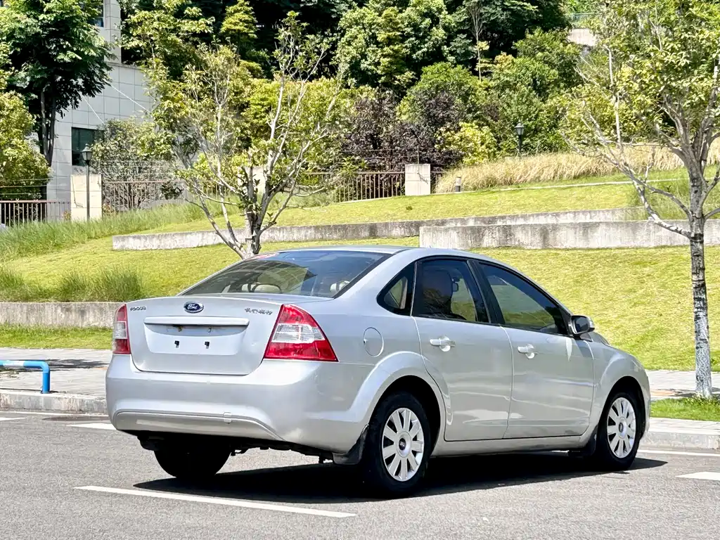 Ford Focus 2013 — фото 14