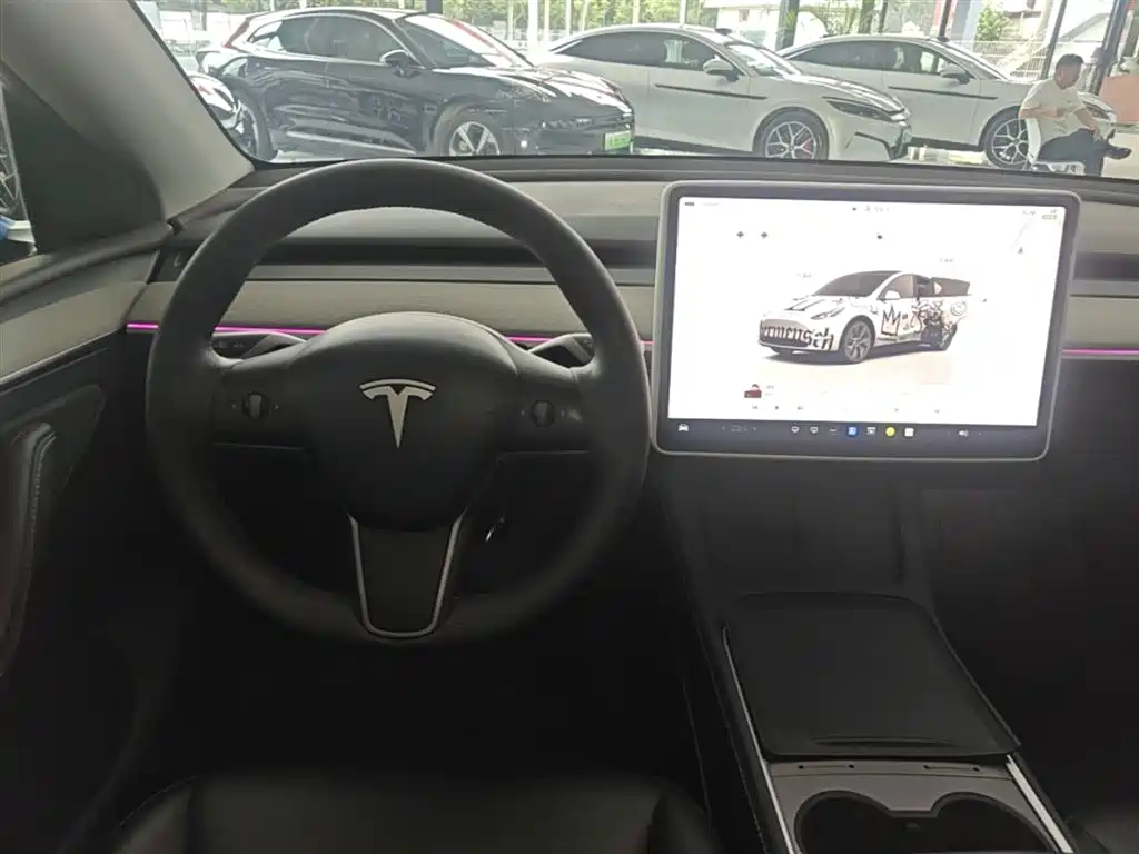 Tesla Model Y 2023 — фото 13