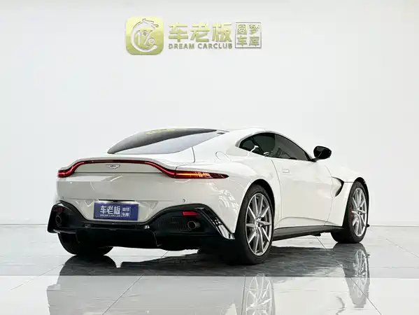 Aston Martin V8 Vantage 2020