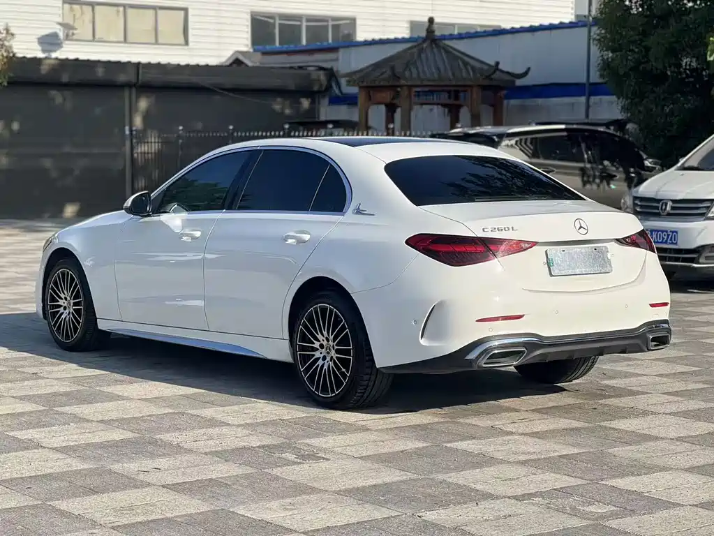 Mercedes-Benz C-Class 2023 — фото 10