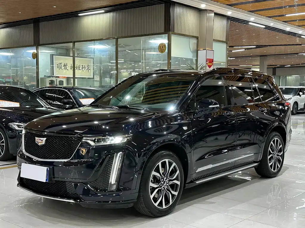 Cadillac XT6 2021 — фото 1