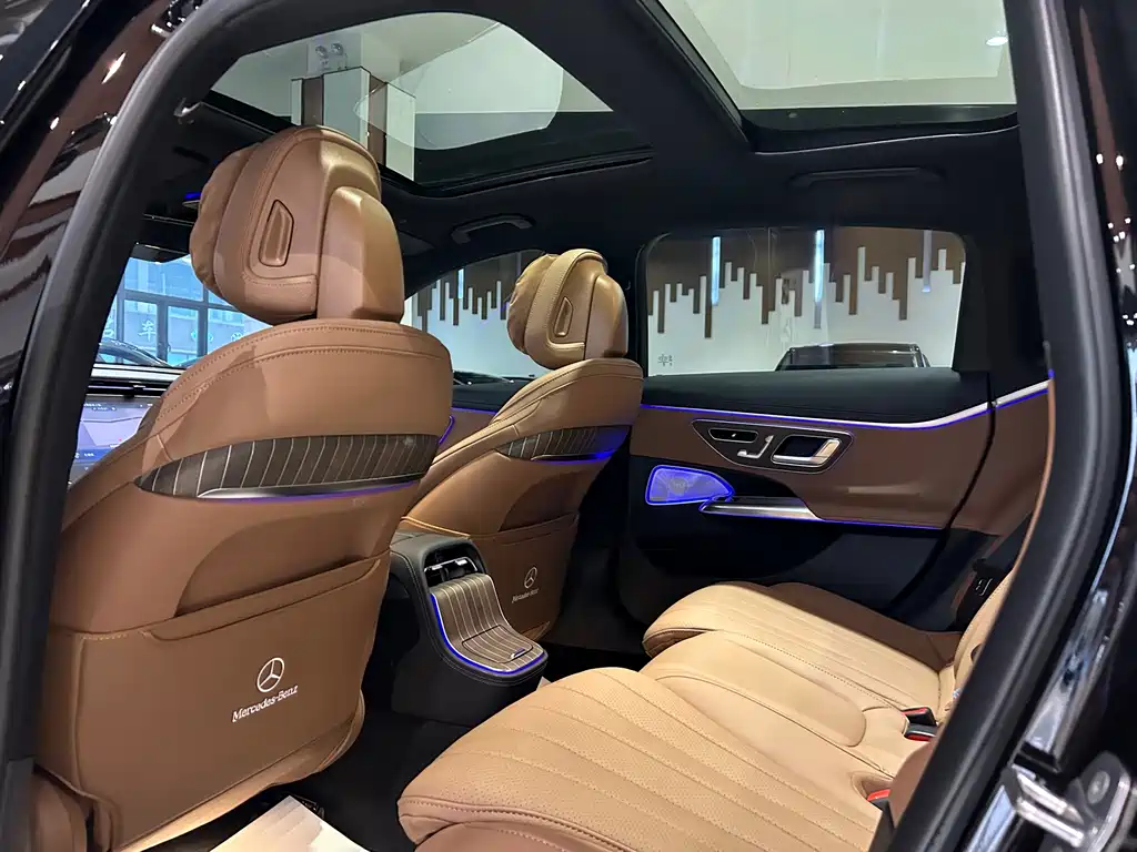 Mercedes-Benz E-Class 2025 — фото 19