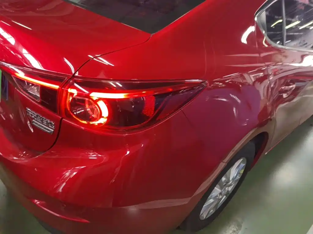 Mazda 3 Axela 2018 — фото 8