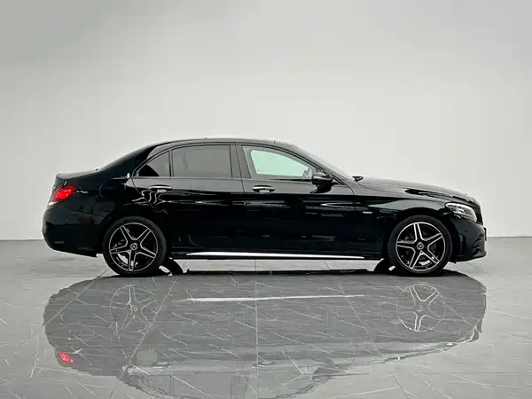 Mercedes-Benz C-Class 2021