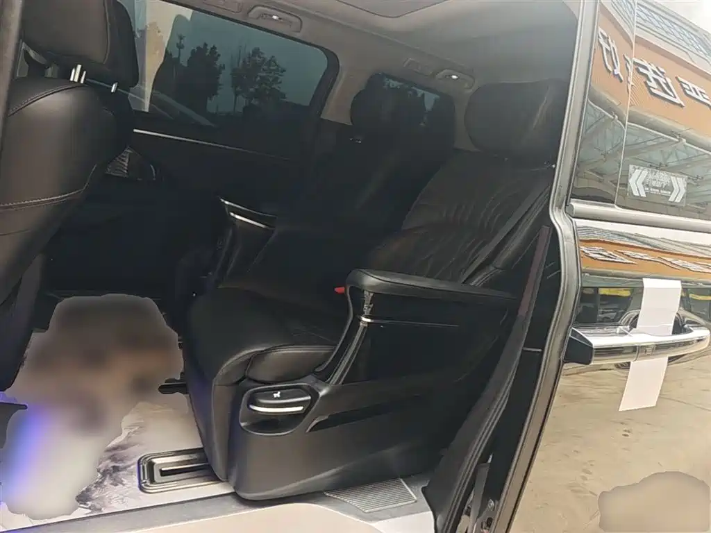 GAC Motor Trumpchi M8 2024 — фото 17