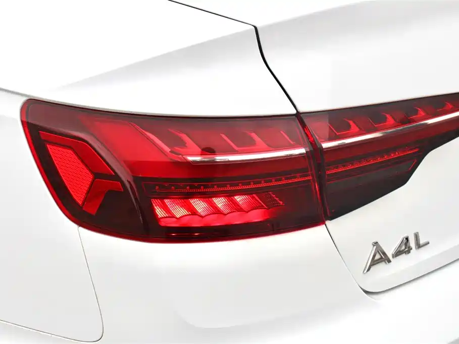Audi A4L 2021 — фото 13