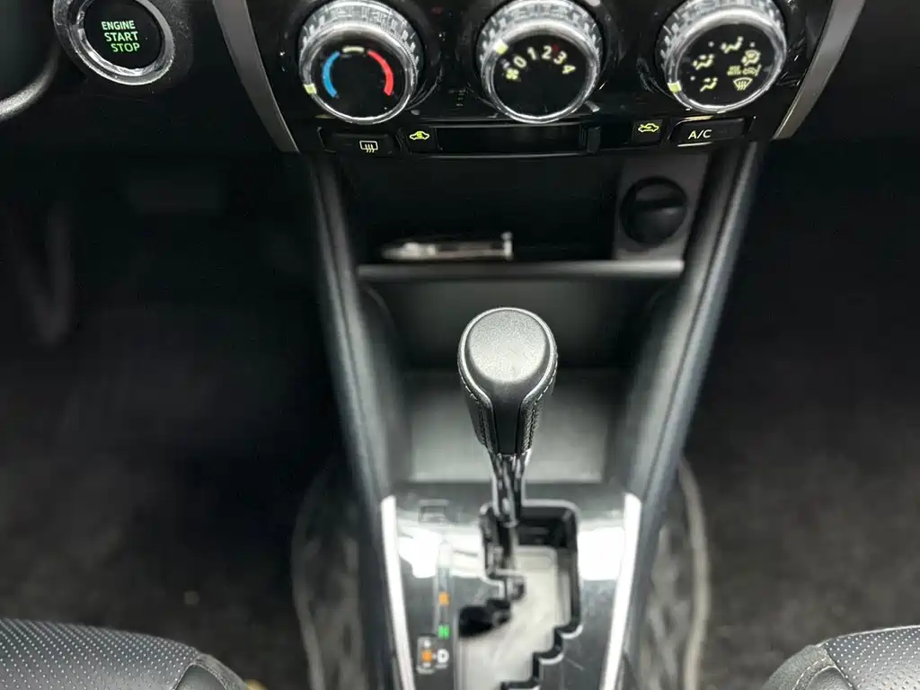 Toyota Yaris L 2023 — фото 10