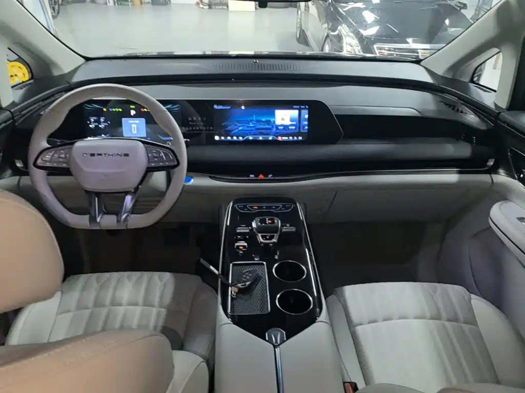Dongfeng Forthing Xinghai V9 2025 — фото 10
