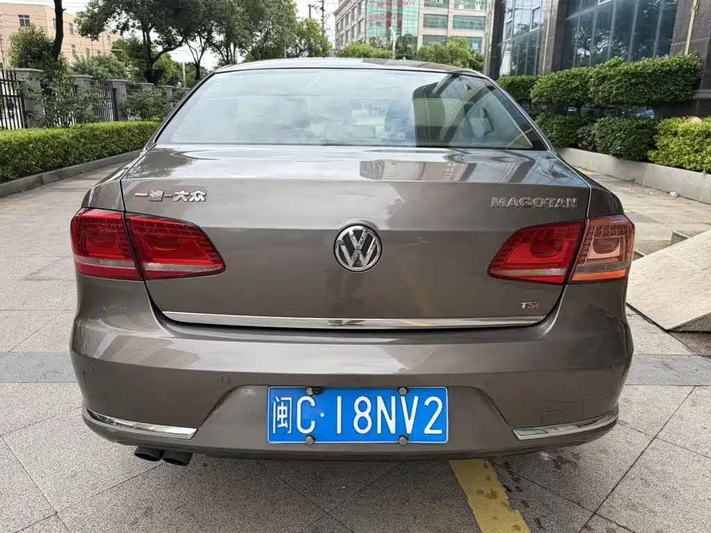 Volkswagen Magotan 2013
