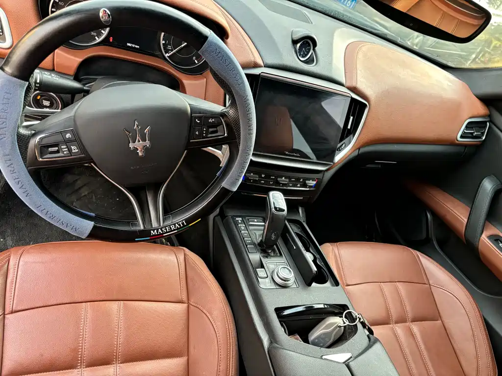 Maserati Ghibli 2024 — фото 9