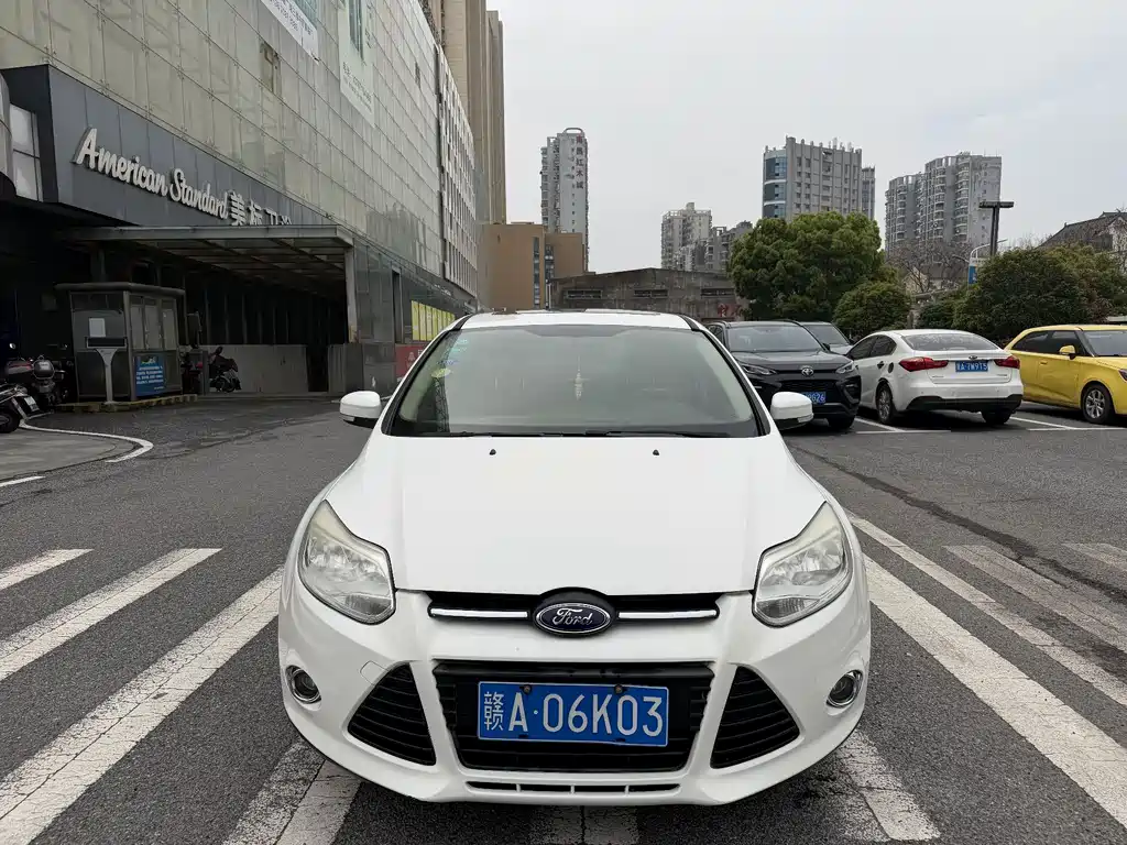 Ford Focus 2014 — фото 1