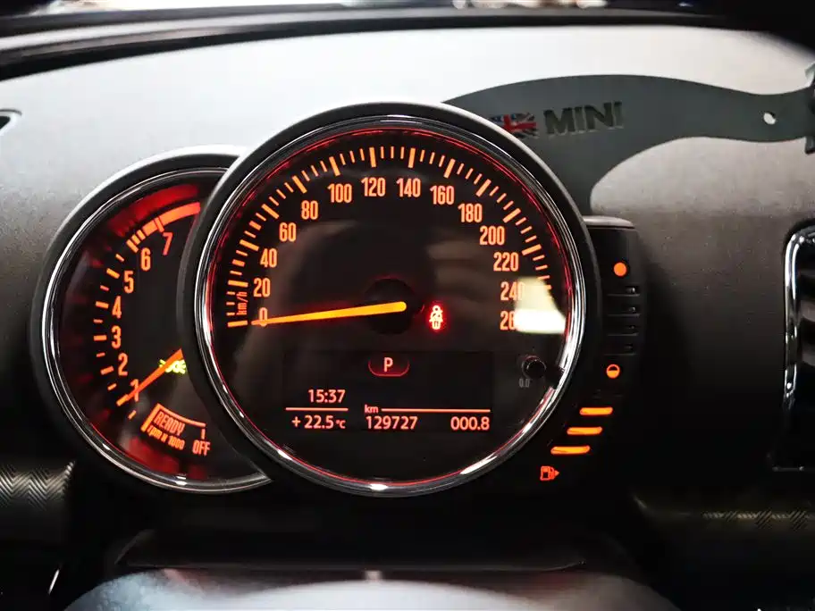 MINI Clubman 2017 — фото 21