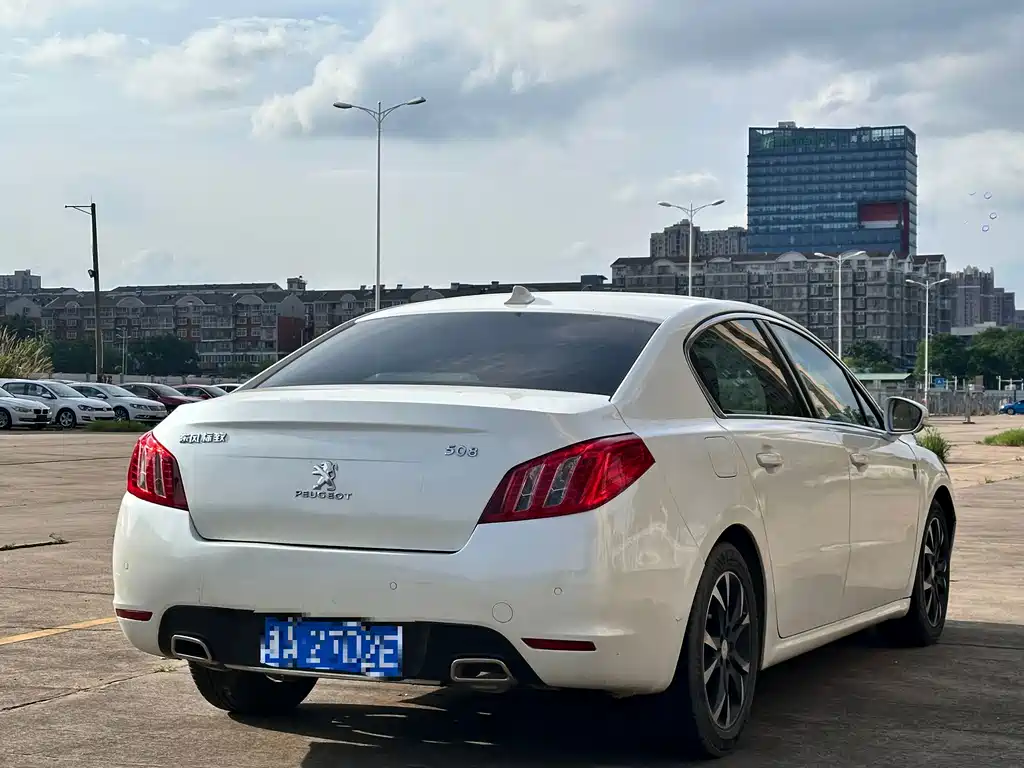 Peugeot 508 2015 — фото 8