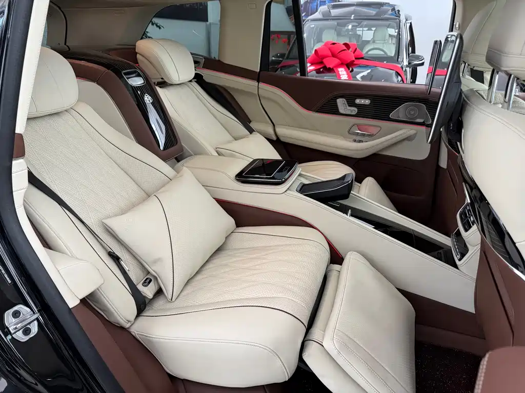 Mercedes-Benz GLS — фото 12