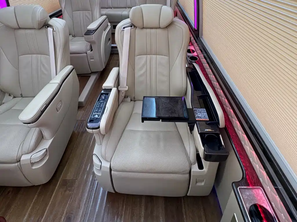 Toyota Coaster 2019 — фото 23
