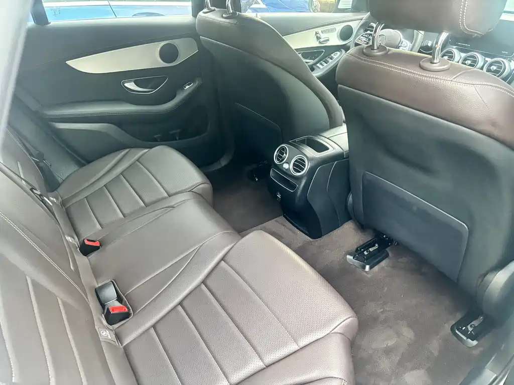 Mercedes-Benz GLC 2023