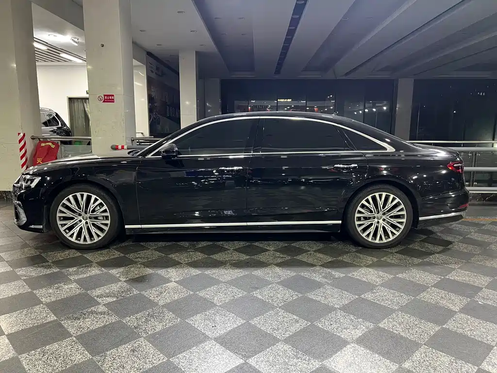 Audi A8 2018 — фото 3