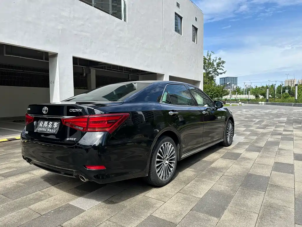 Toyota Crown 2018 — фото 6