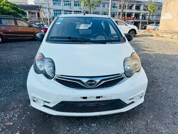 BYD F0 2015