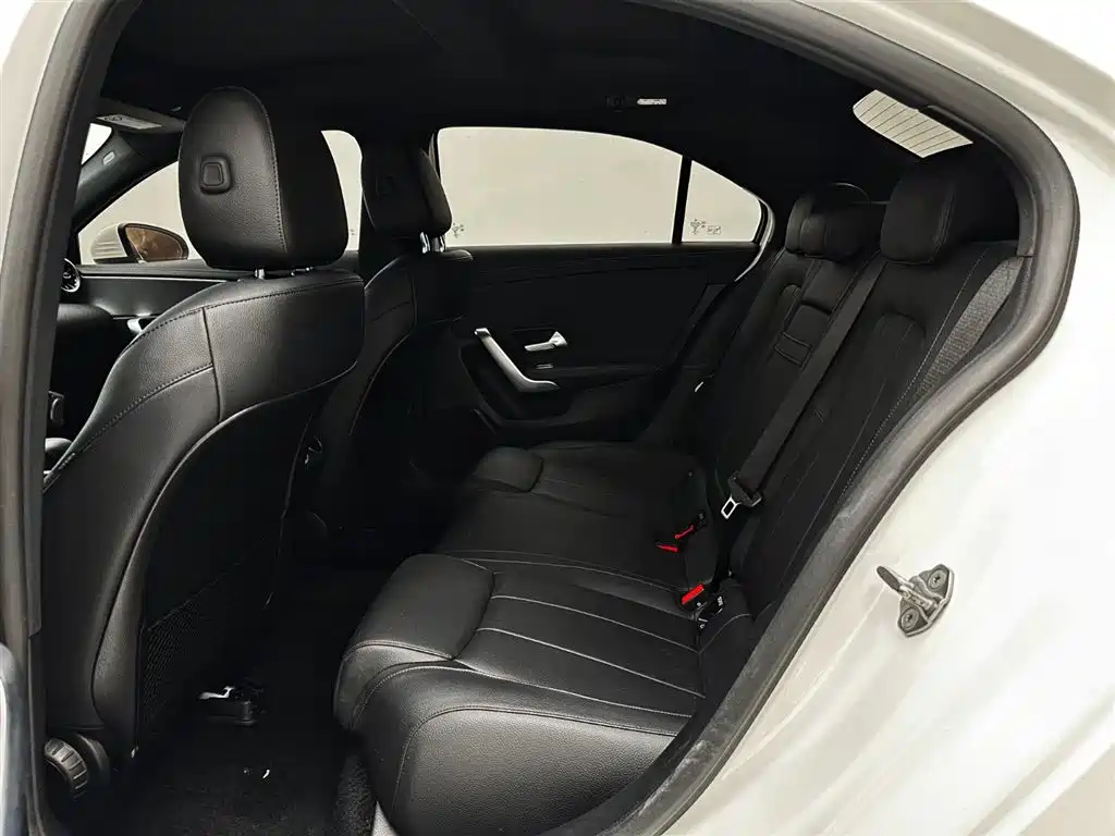Mercedes-Benz A-Class 2022 — фото 22