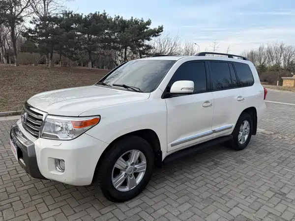 Toyota Land Cruiser 2012