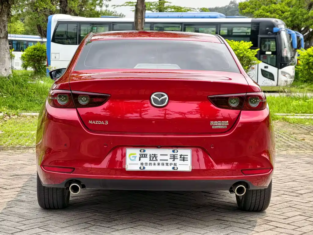 Mazda 3 Axela 2021 — фото 7