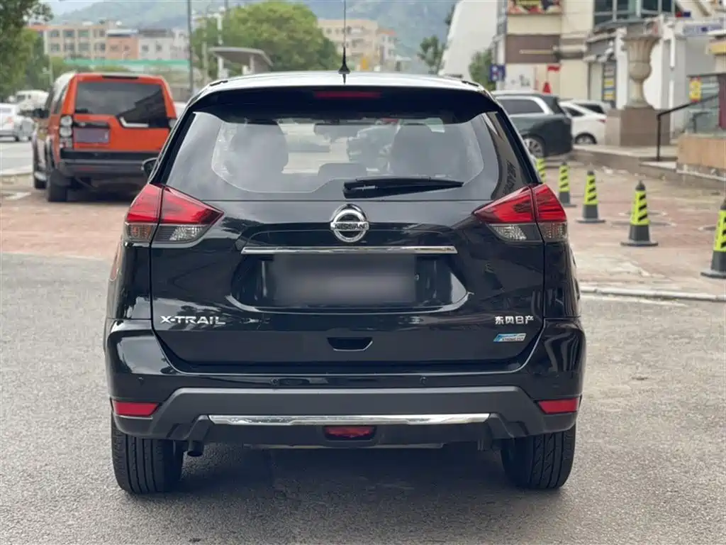Nissan X-Trail 2018 — фото 6