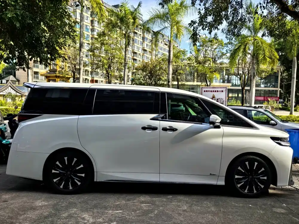 Toyota Vellfire 2025 — фото 11