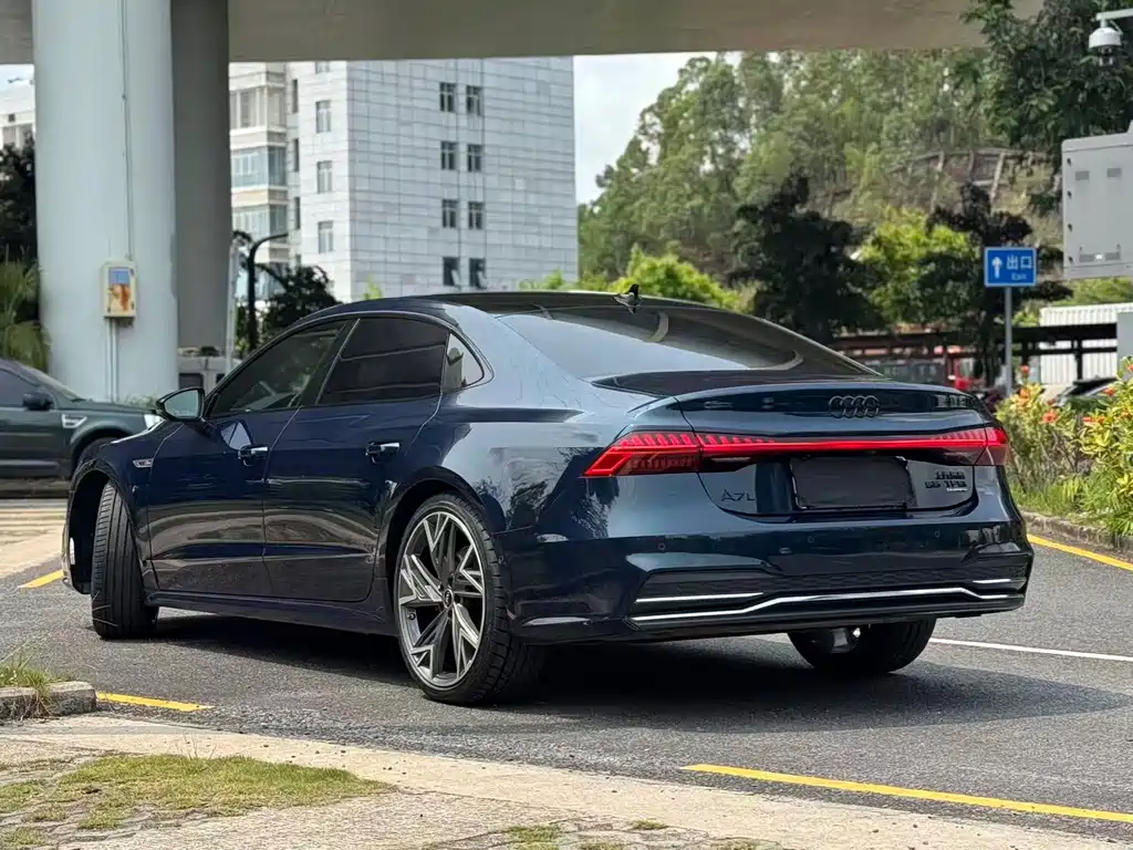Audi A7L 2022 — фото 4