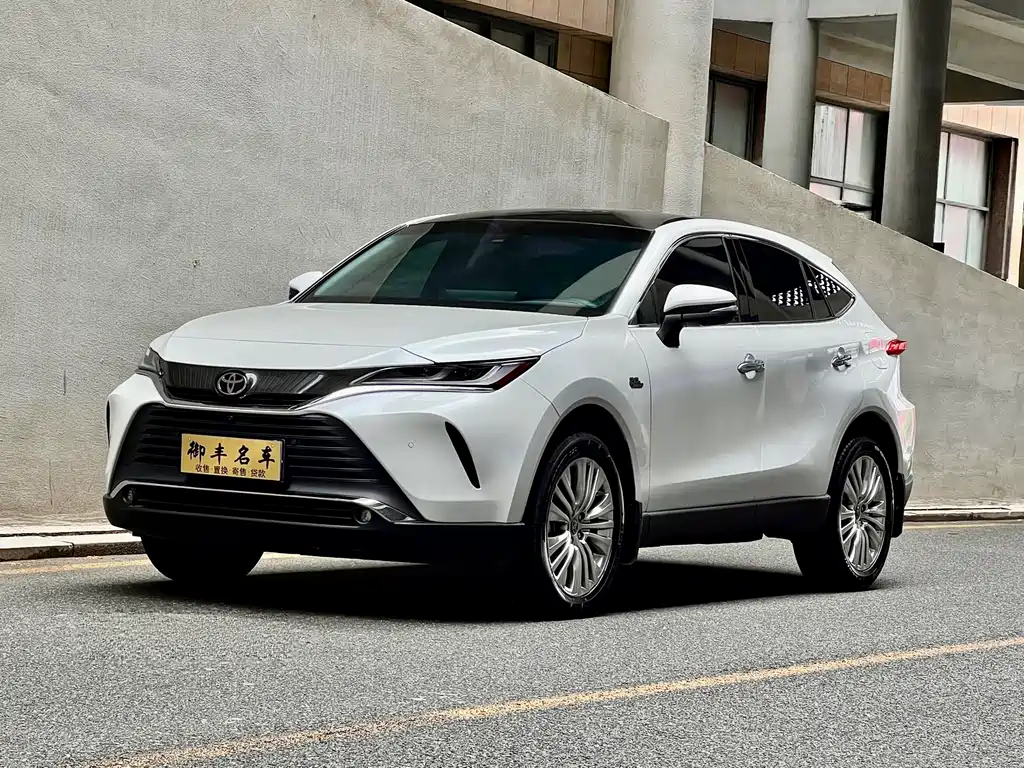 Toyota Harrier 2024 — фото 1