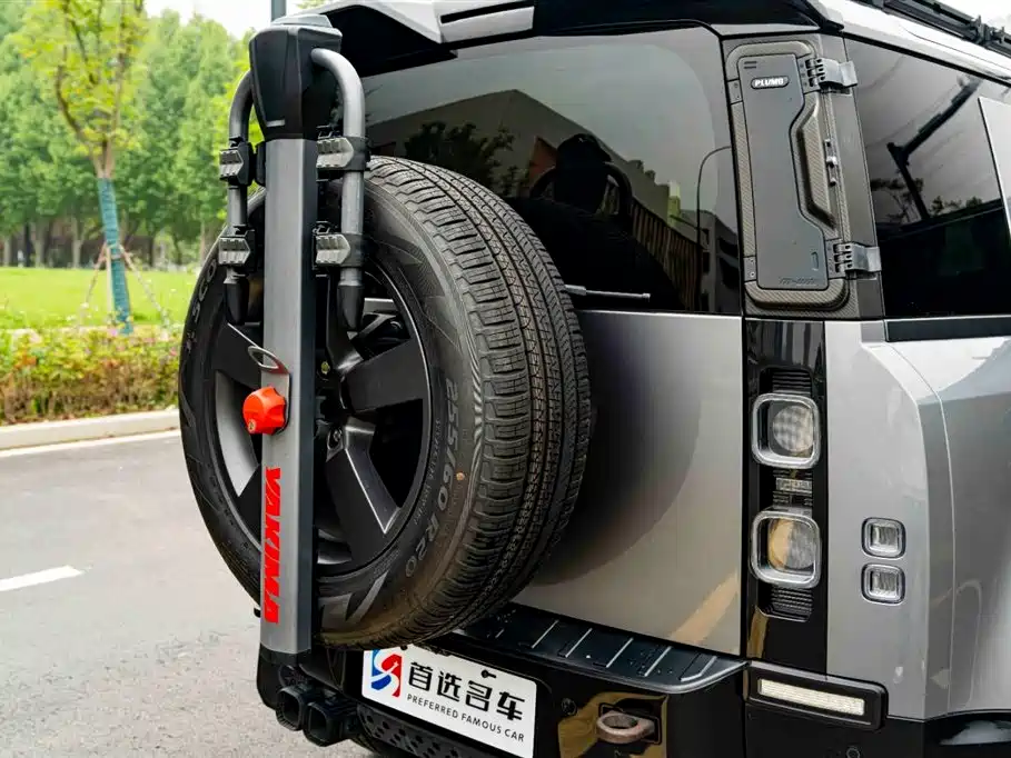 Land Rover Defender 2022 — фото 22