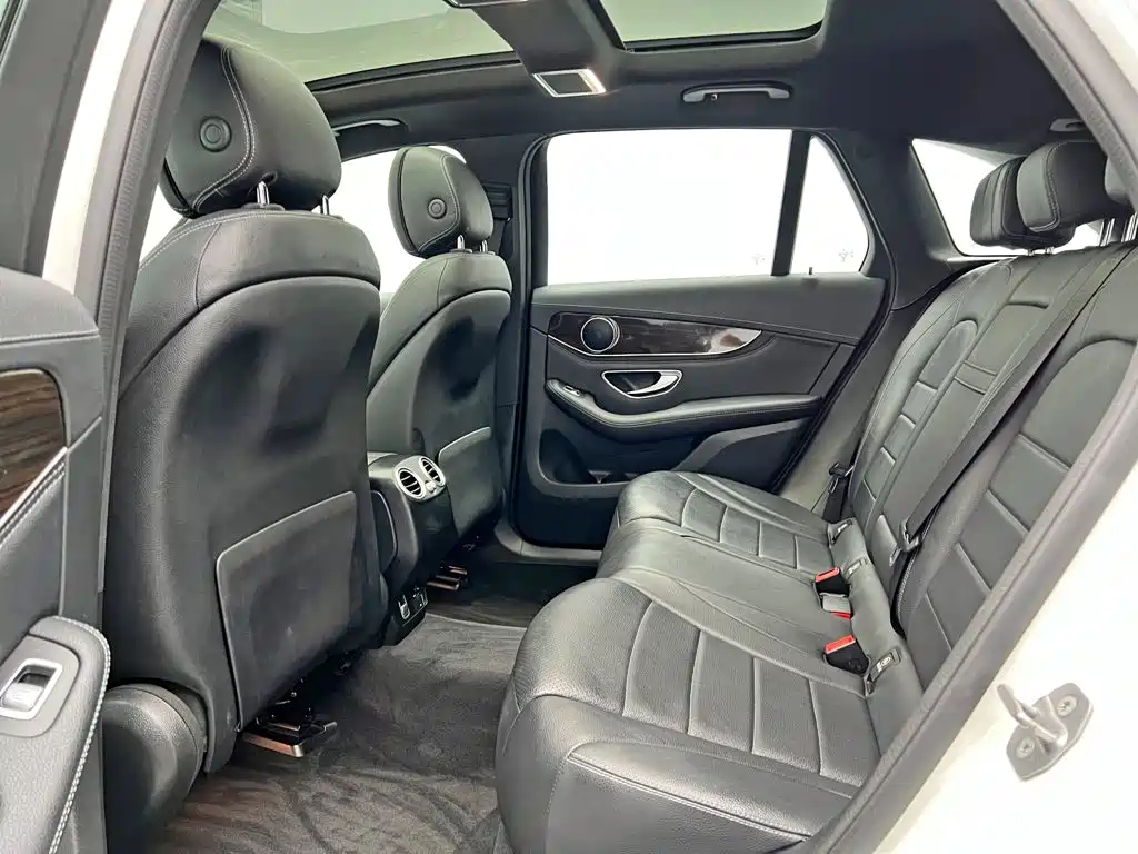Mercedes-Benz GLC 2019 — фото 16