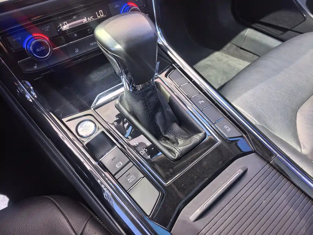 Volkswagen Phideon 2018 — фото 11