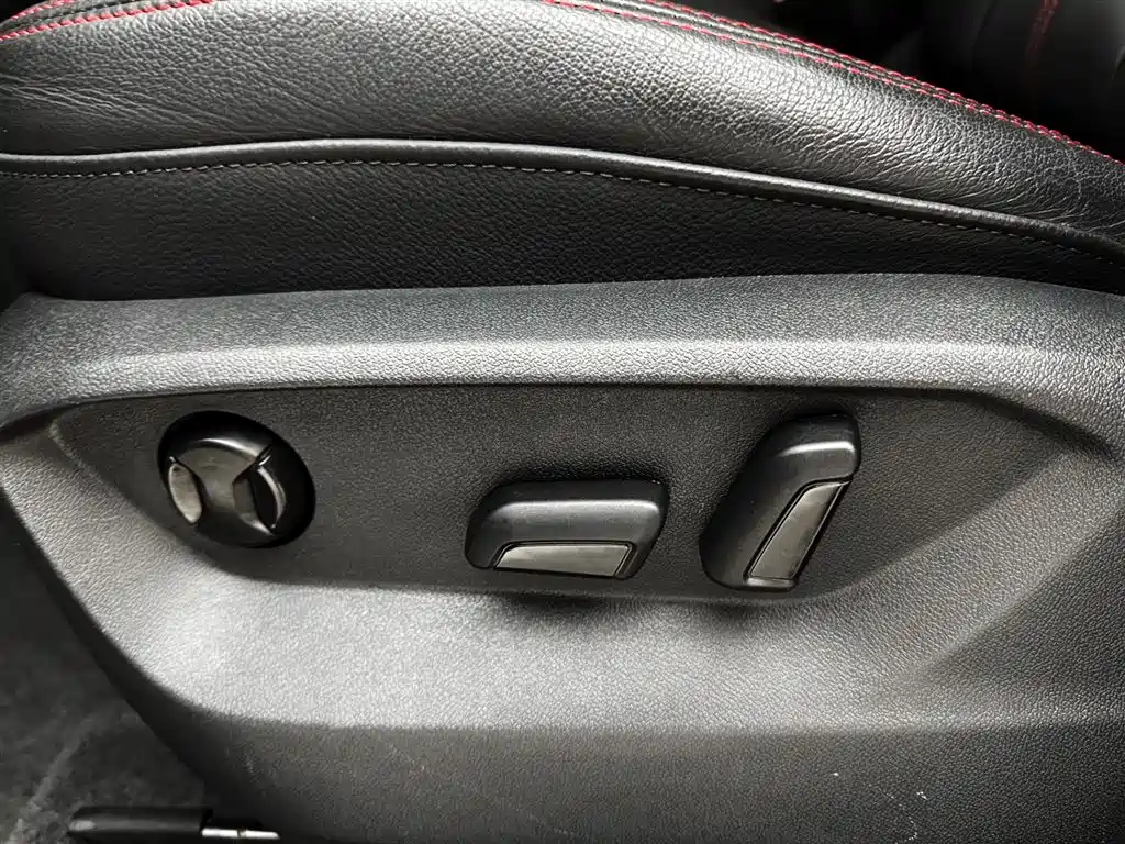 Audi Q2L 2023 — фото 17