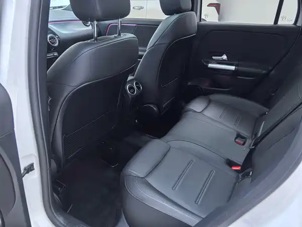 Mercedes-Benz GLA 2023