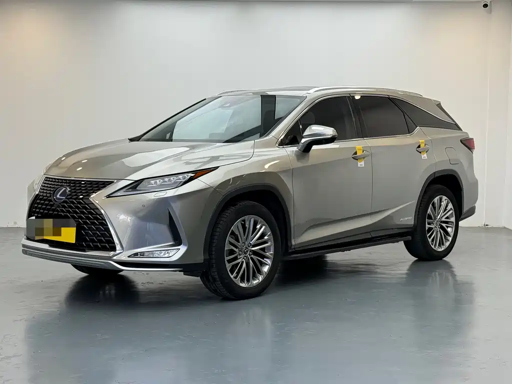 Lexus RX 2022 — фото 1