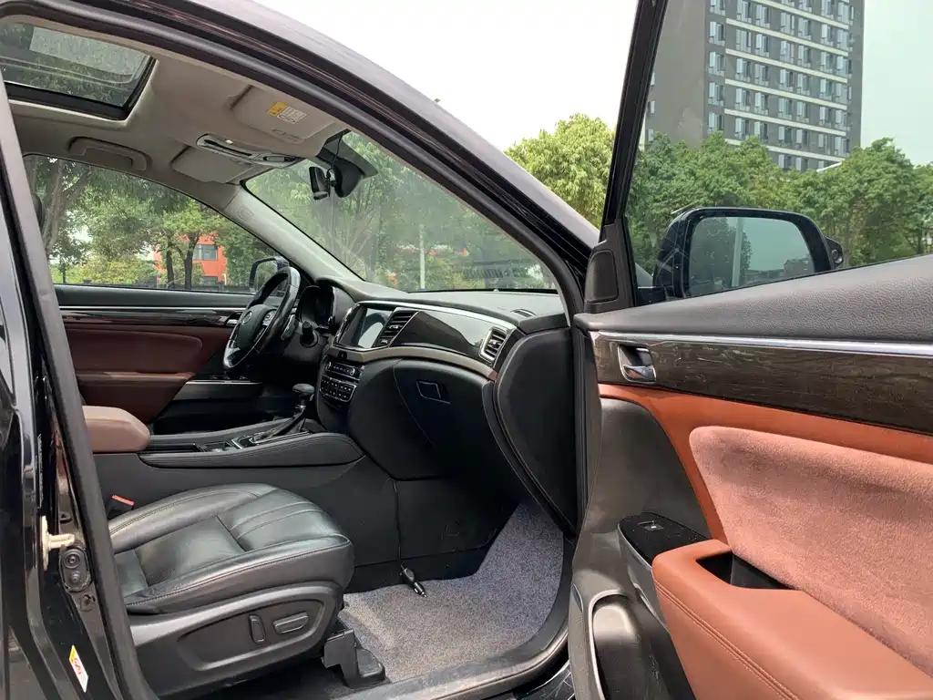 GAC Motor Trumpchi GS8 2017 — фото 13
