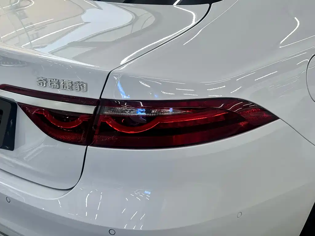 Jaguar XFL 2024 — фото 19